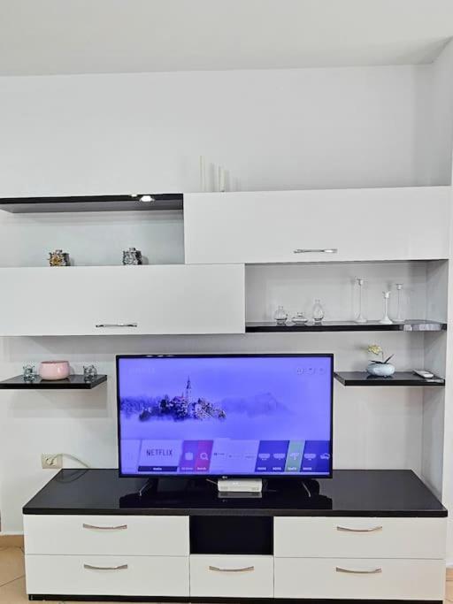 Apartament Lovely In Durrës