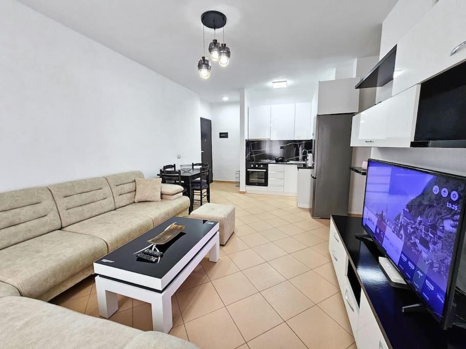 Lovely In Apartament *