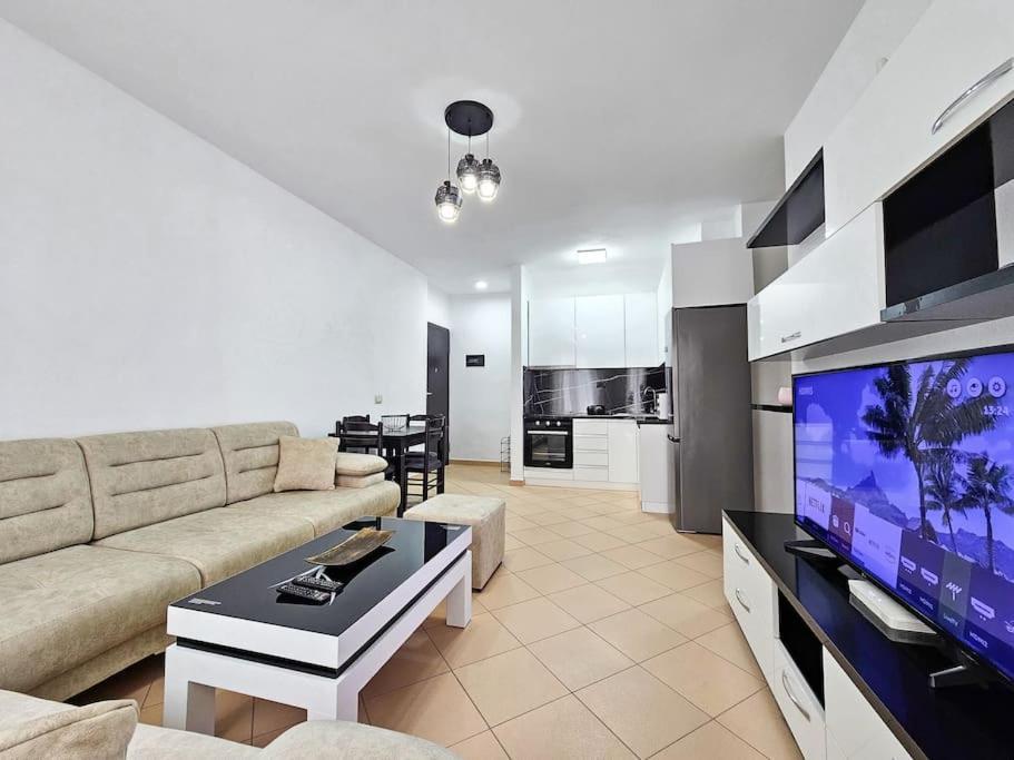 Lovely In Apartament *