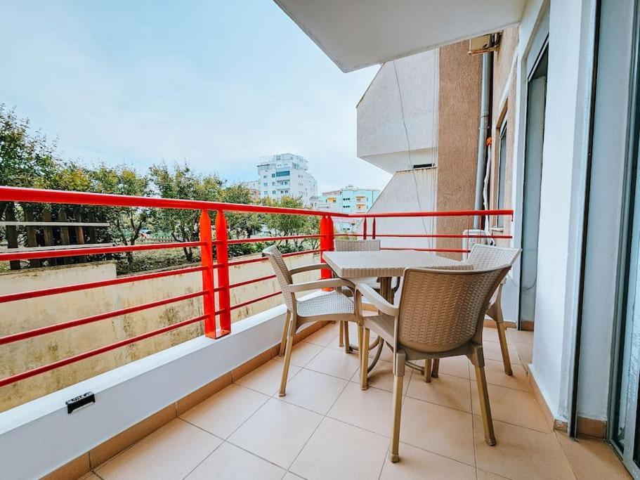Lovely In Apartament Durrës